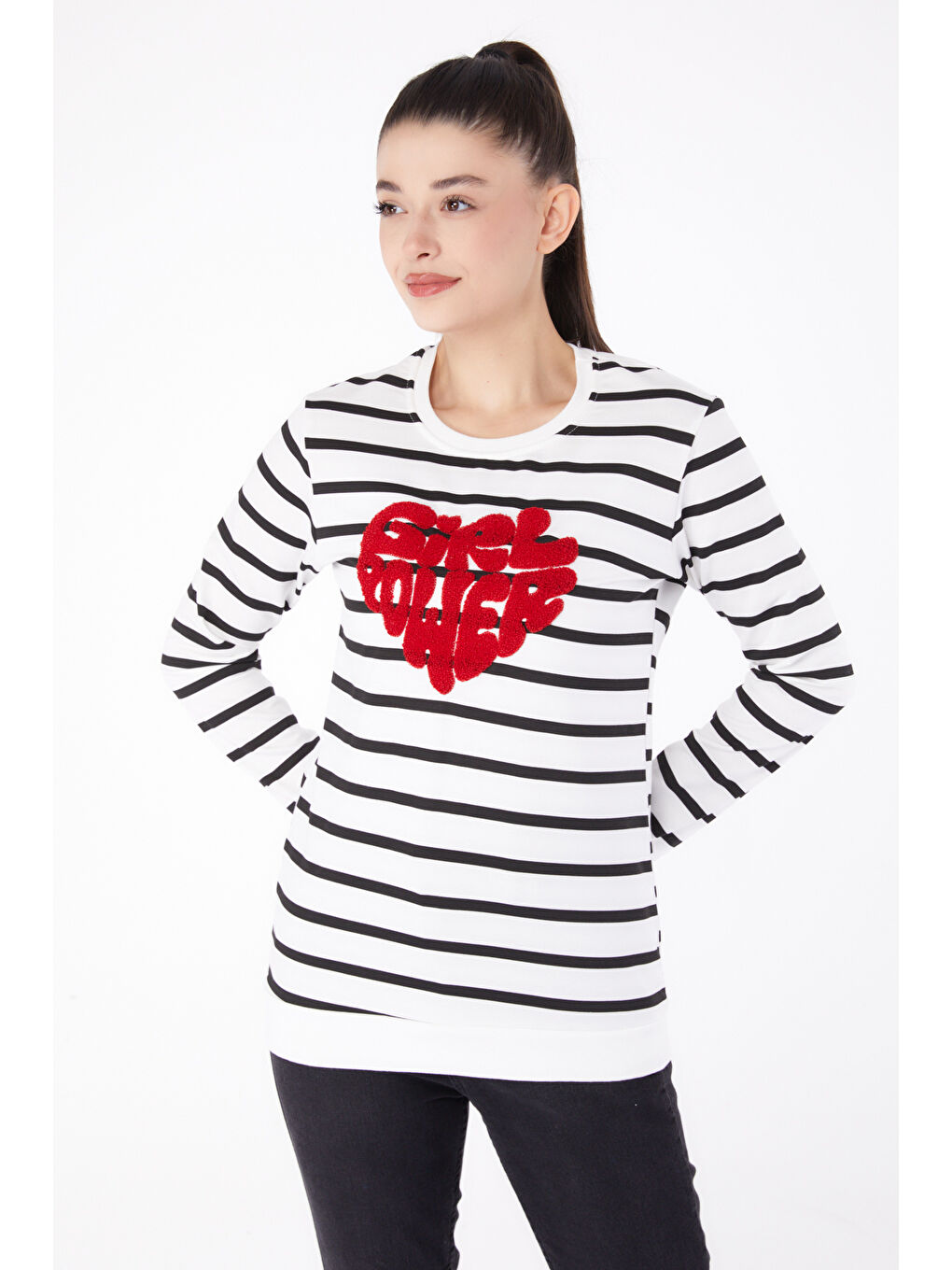 TOFİSA Düz Bisiklet Yaka Kadın Beyaz Nakışlı Sweatshirt - 26288 - 1