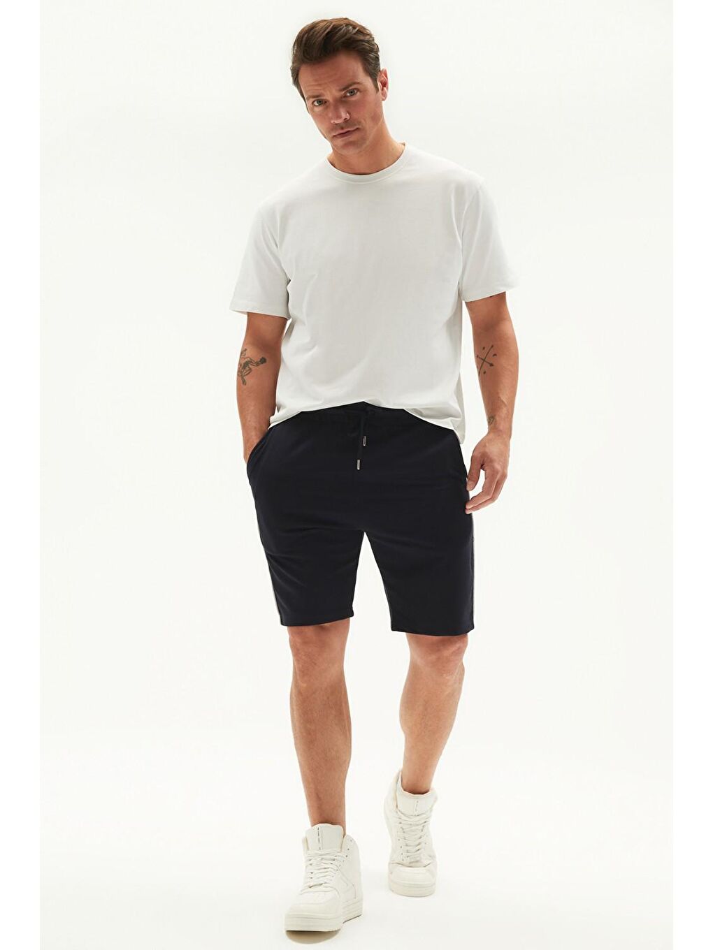 Lacivert Erkek Regular Fit Biye Detaylı Şort