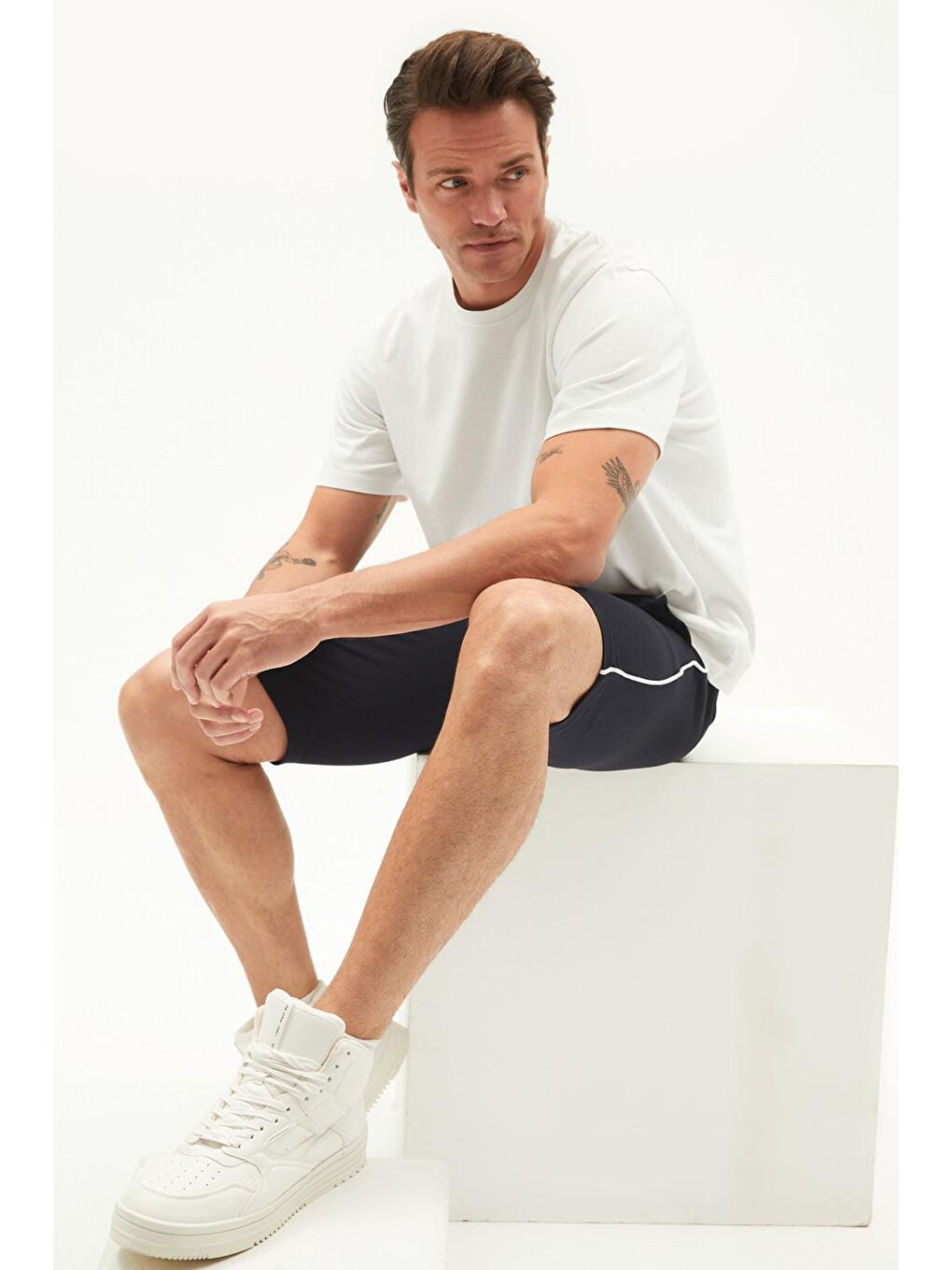 Lacivert Erkek Regular Fit Biye Detaylı Şort-3