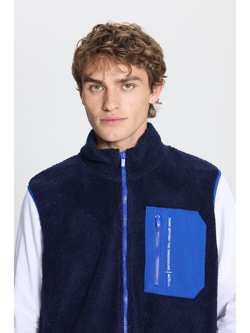 Erkek Lacivert Standart Fit Normal Kesim Dik Yaka Polar Yelek-5