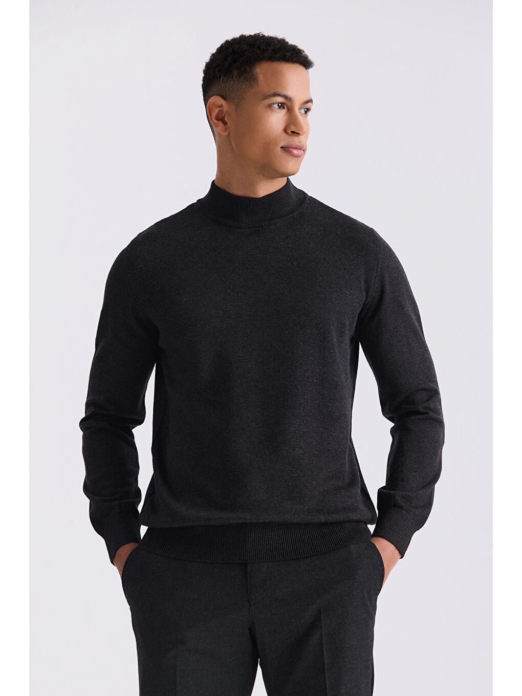 Antrasit Slim Fit Yarım Balıkçı Yaka Triko Kazak