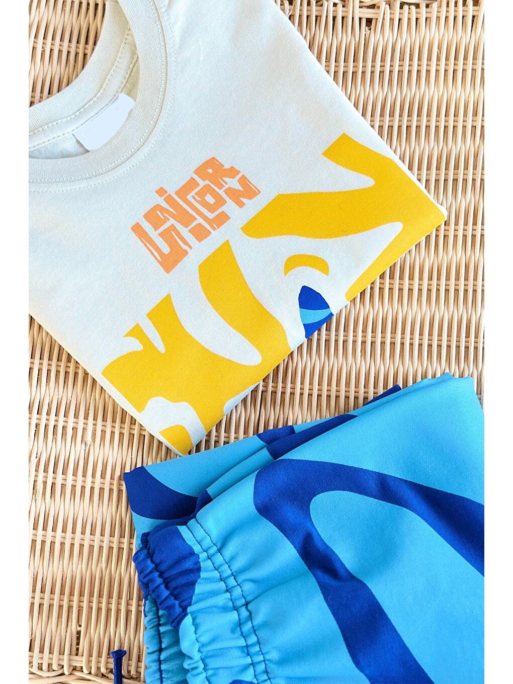 Bej Unisex Çocuk Pamuklu Bisiklet Yaka Baskılı T-Shirt Ve Mavi Eşofman Alt Üst Takım-5