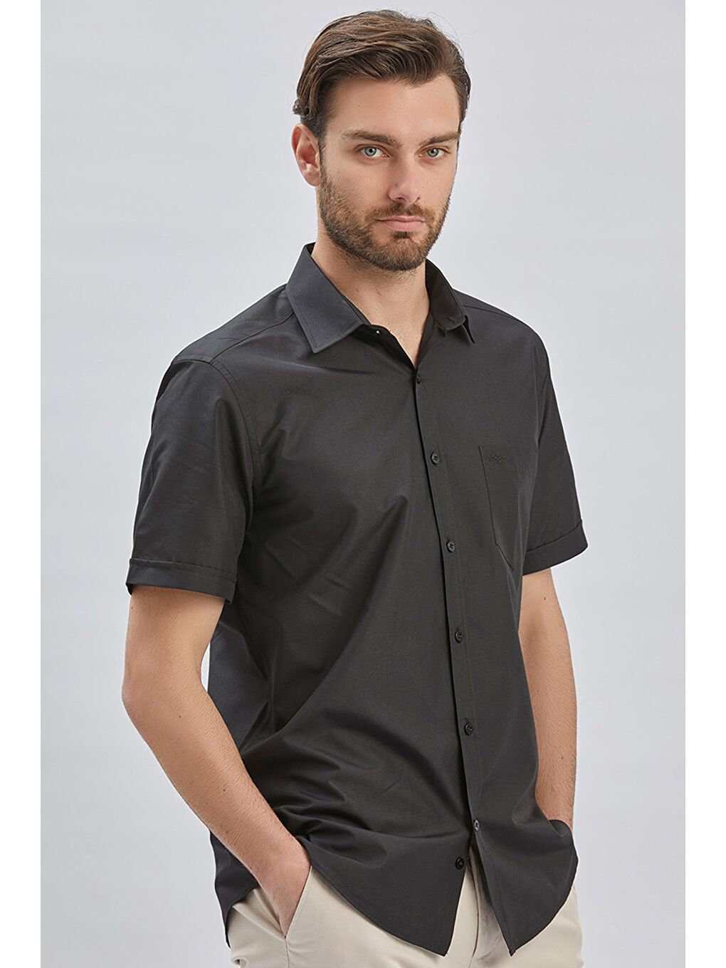 Siyah Kısa Kollu Desenli Sert Yaka Cepli Pamuklu Klasik Comfort Fit Rahat Kesim Gömlek 1004240231-3