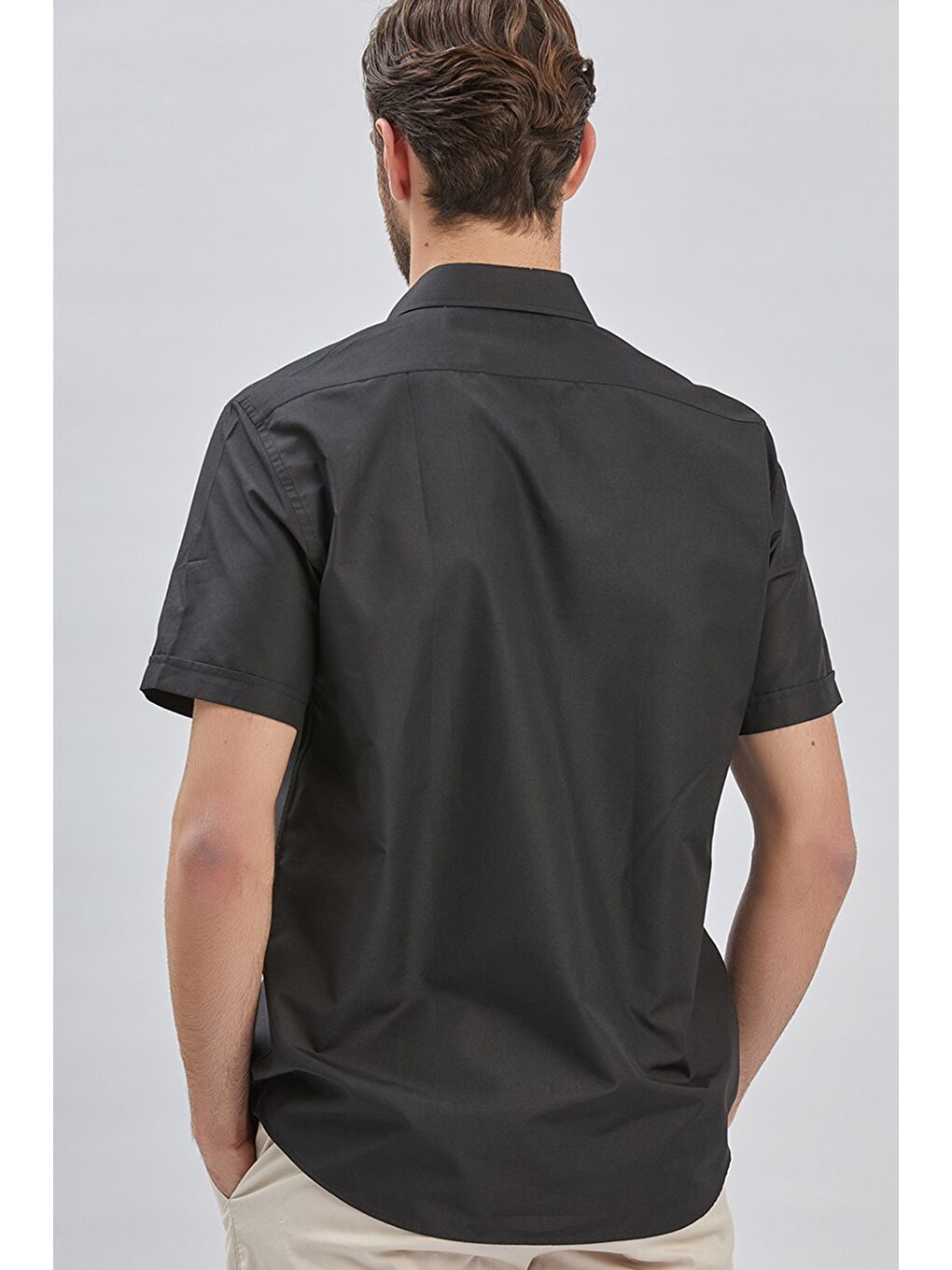 Siyah Kısa Kollu Desenli Sert Yaka Cepli Pamuklu Klasik Comfort Fit Rahat Kesim Gömlek 1004240231-4