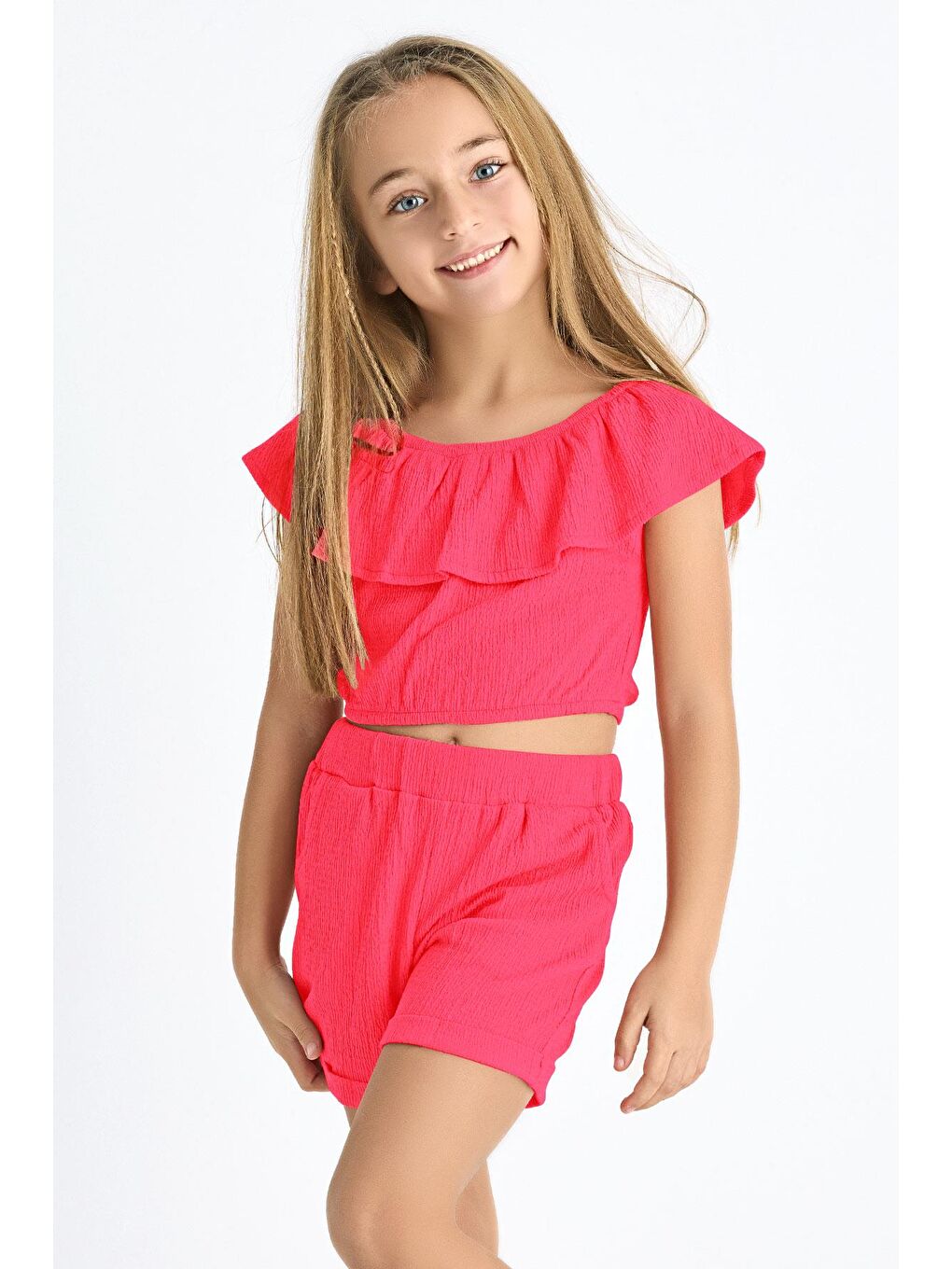 Kayıkçı Yaka Omuz Detaylı Fırfır Kollu Beli Lastikli Cep Detaylı Fuşya Renk Kız Çocuk Şortlu Takım