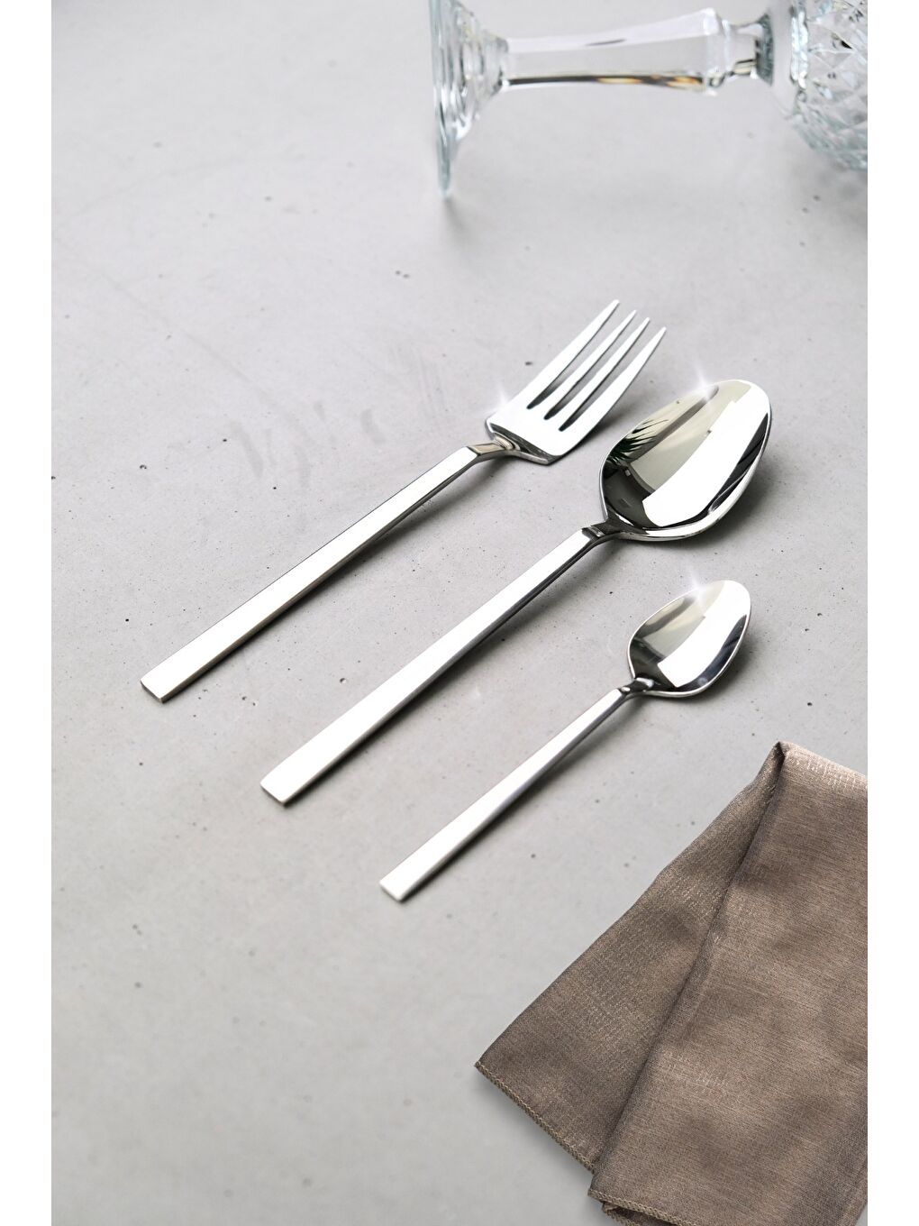 Gri Doğa Tatlı Çatal Kaşık ve Çay Kaşık Takımı 6 Kişilik 18 Parça Beyaz Kutu-1