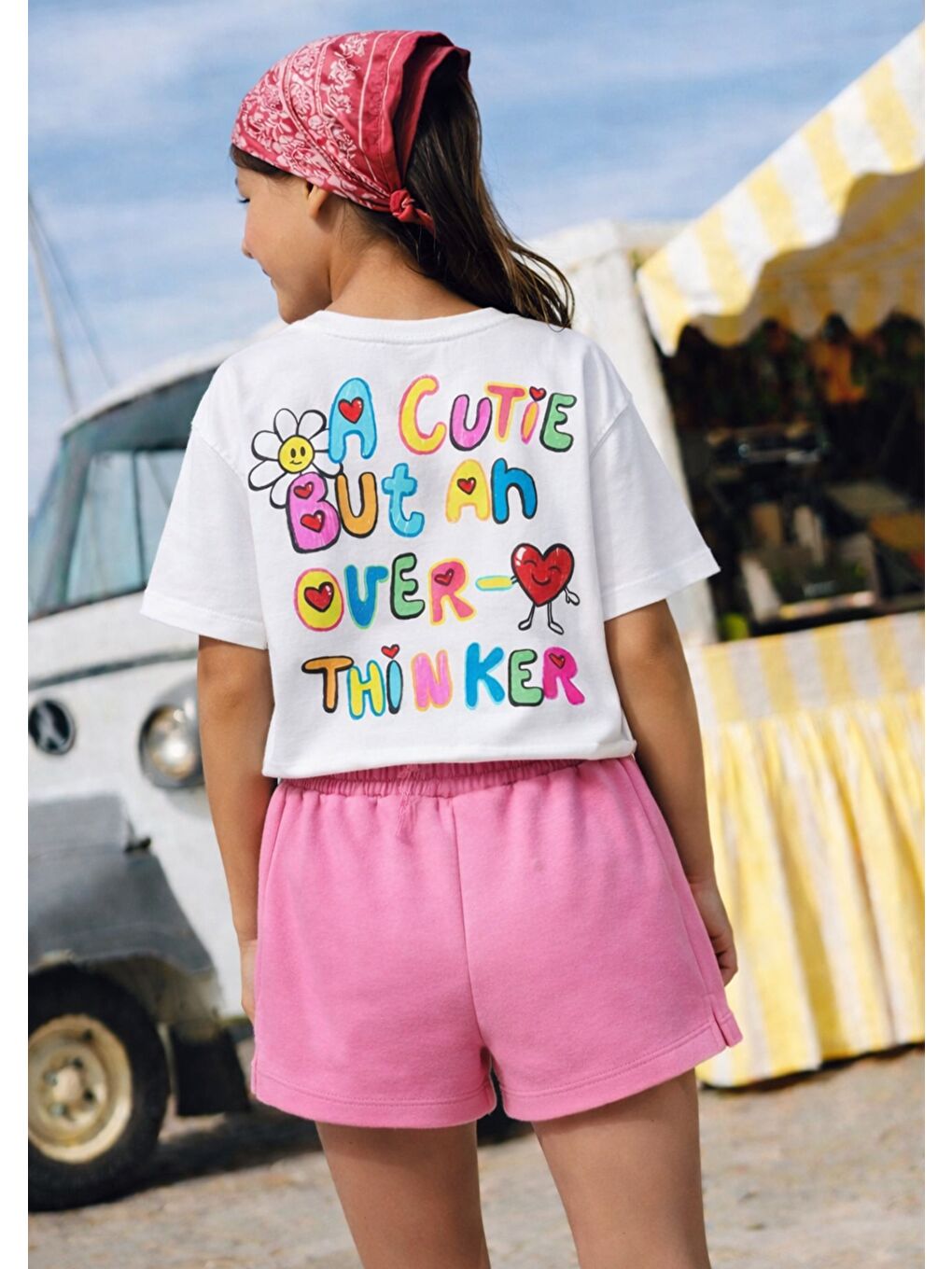 Kız Çocuk Pamuklu Ekru Yazı Baskılı T-Shirt Ve Pembe Kalp Detaylı Şort Alt Üst Takım-1