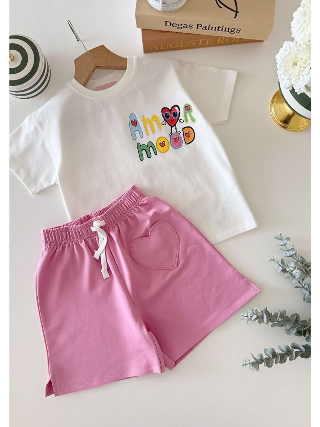 Kız Çocuk Pamuklu Ekru Yazı Baskılı T-Shirt Ve Pembe Kalp Detaylı Şort Alt Üst Takım-2