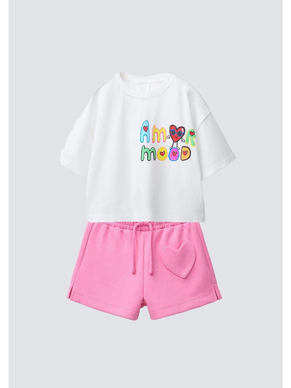 Kız Çocuk Pamuklu Ekru Yazı Baskılı T-Shirt Ve Pembe Kalp Detaylı Şort Alt Üst Takım-3