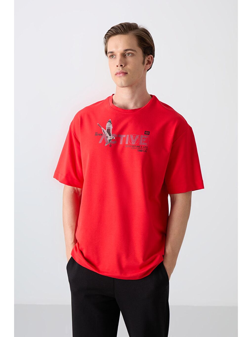 TOMMYLIFE Kırmızı Fiesta Pamuklu Kalın Yumuşak Dokulu Oversize Fit Baskılı Erkek T-Shirt - 88344 - 3