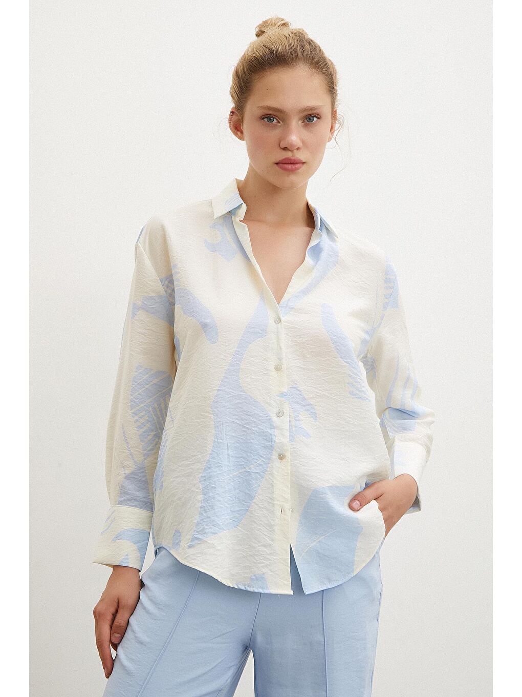 Mavi V Yaka Modal  Gömlek-5