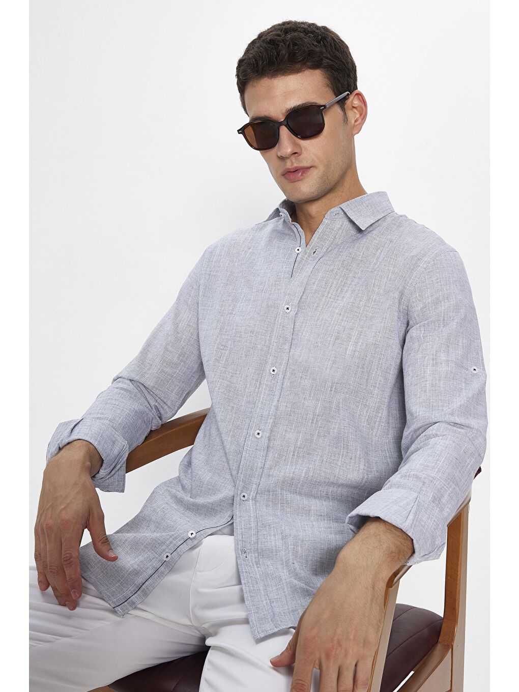 Erkek Slim Fit Dar Kesim Uzun Kollu %100 Pamuk Keten Doku Apoletli Gri Gömlek