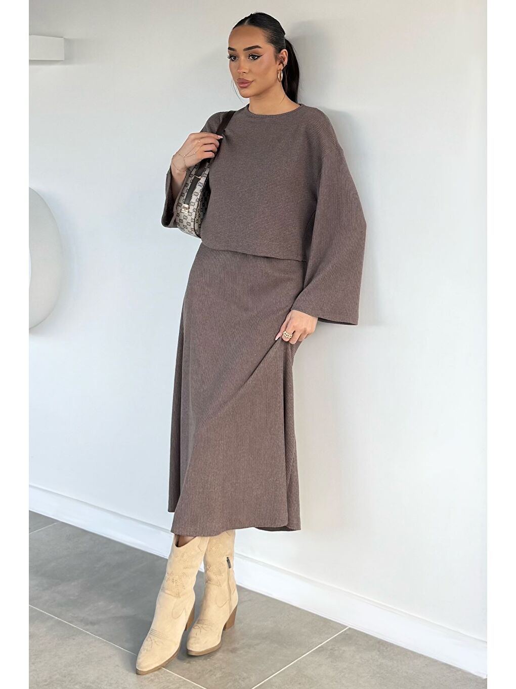 Bej Kadın Kendinden Desenli Bluz Etek İkili Takım-1