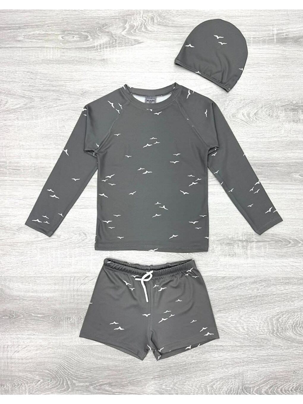 Gri Erkek Çocuk 3'lü Mayo Takımı (Şort+Tişört+Bone) 2-8 Yaş 12218