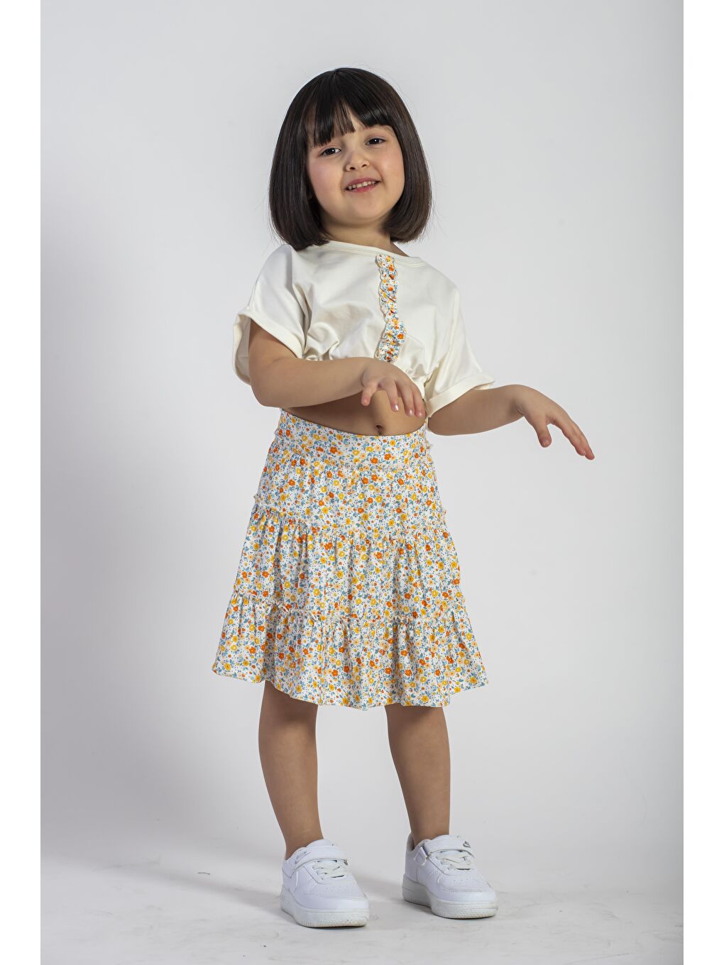 Beli Lastikli Duble Kol Çiçekli Sarı Renk Kız Çocuk Etekli Takım-3
