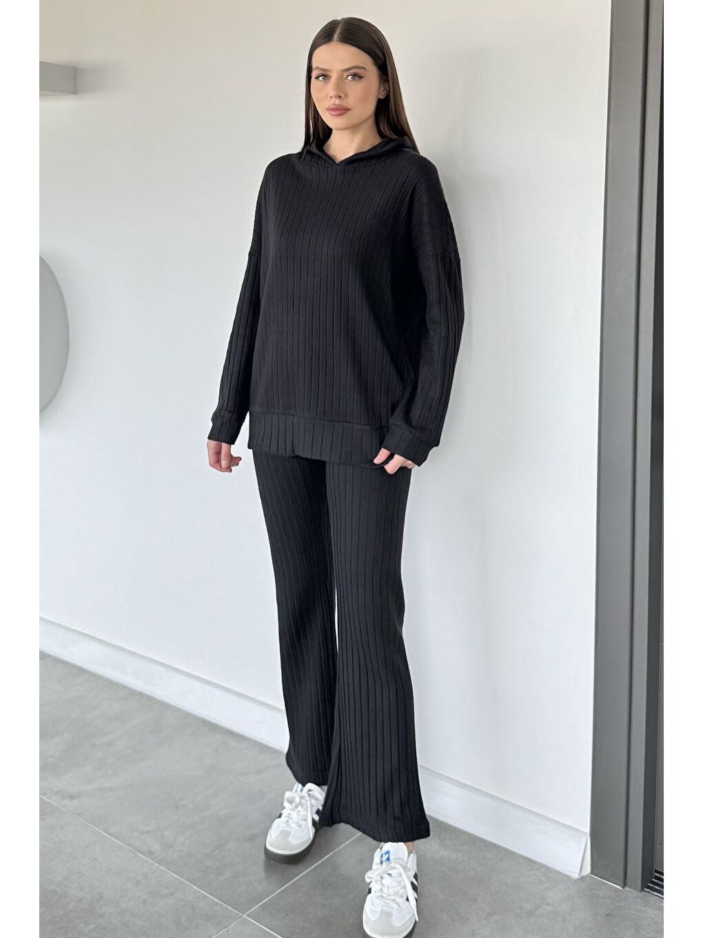 Siyah Kapüşonlu Fitilli Sweat Pantolon İkili Takım