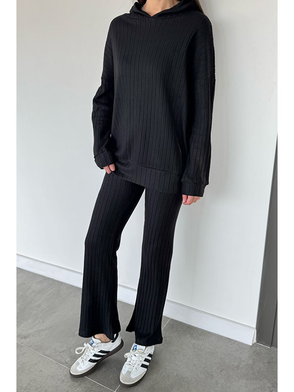 Siyah Kapüşonlu Fitilli Sweat Pantolon İkili Takım-3