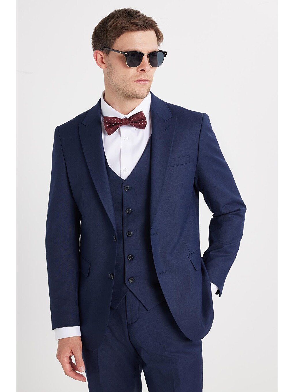 Erkek Slim Fit Lacivert Esnek Elastanlı Kumaş Sivri Yaka Yelekli Takım Elbise-1