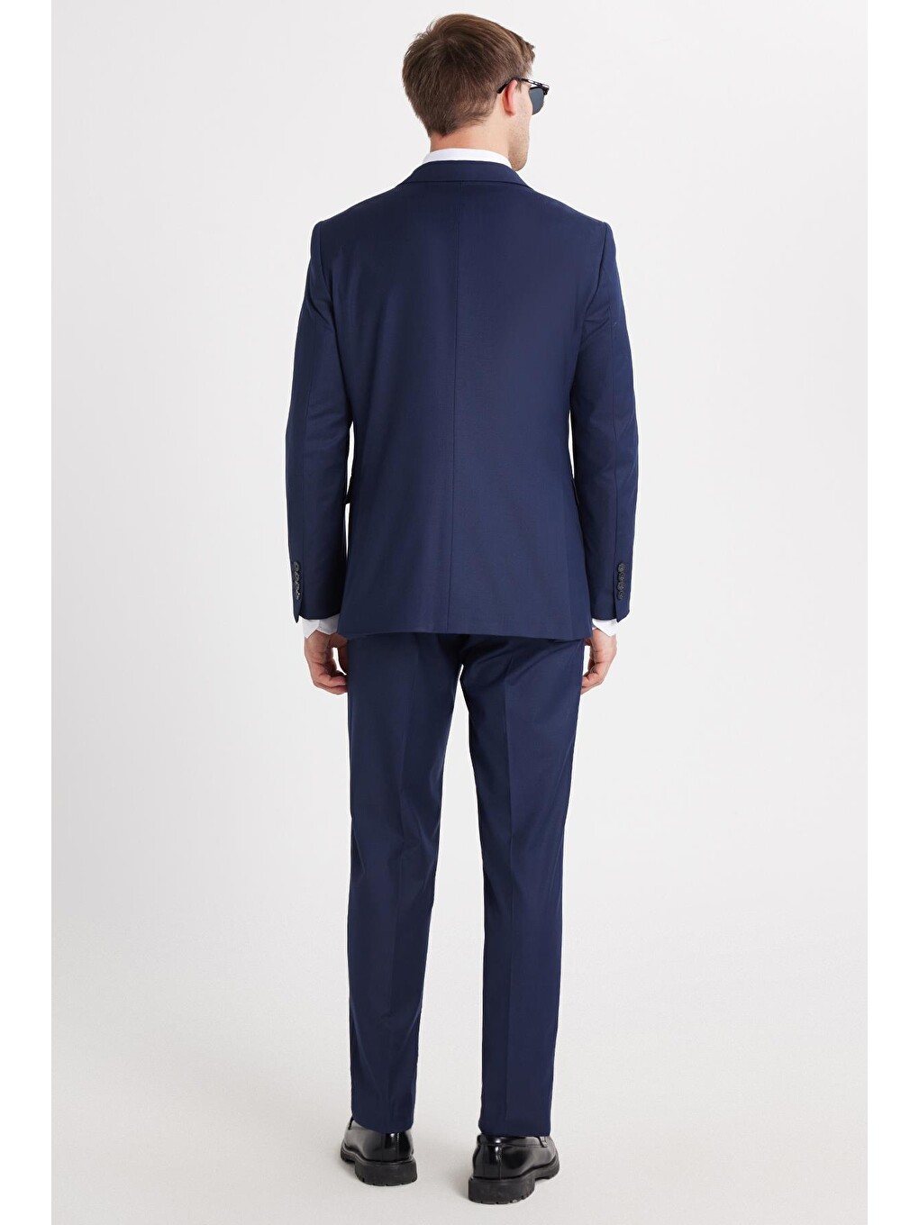 Erkek Slim Fit Lacivert Esnek Elastanlı Kumaş Sivri Yaka Yelekli Takım Elbise-4