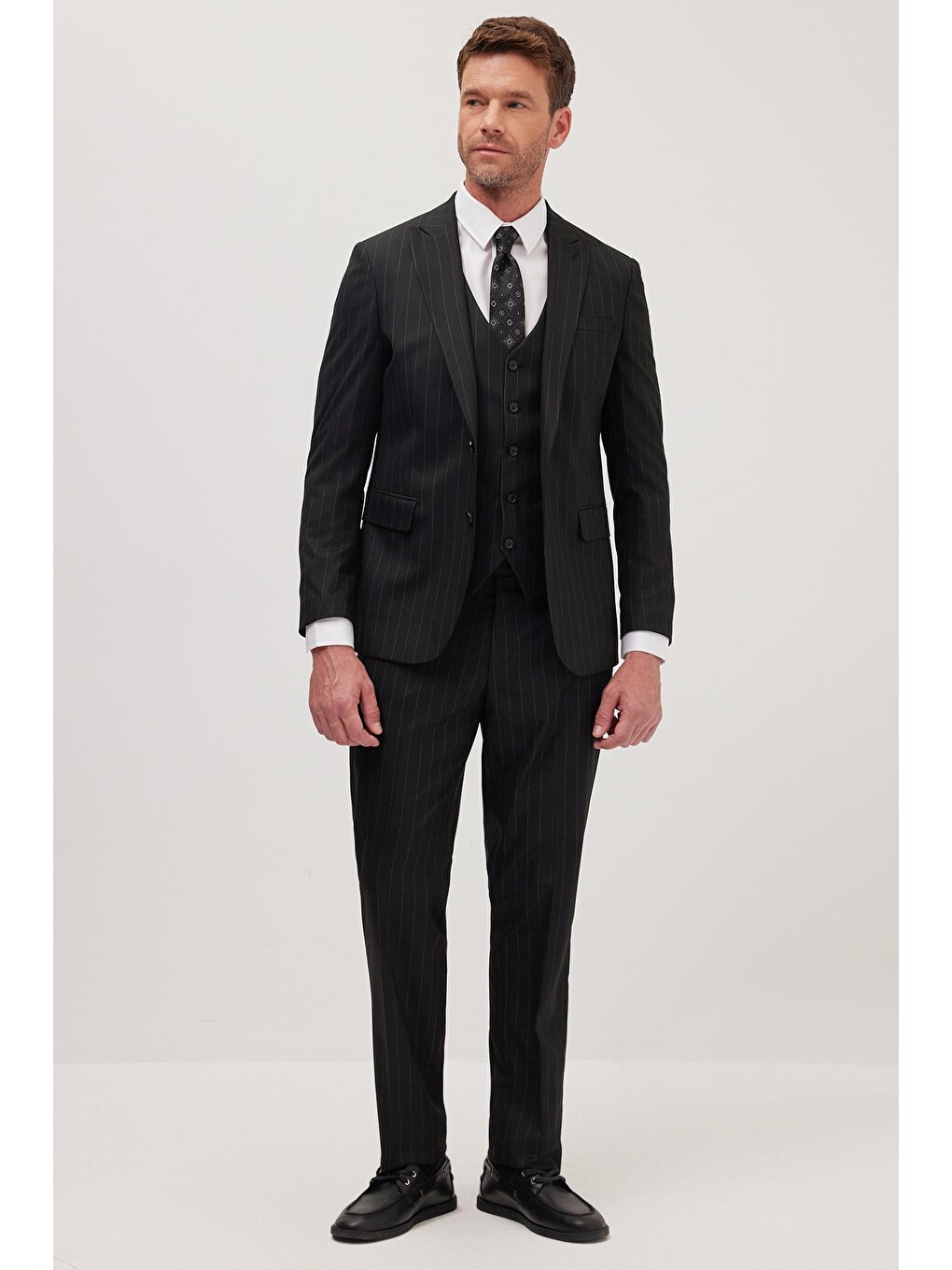 Erkek Slim Fit Siyah Esnek Elastanlı Kumaş Sivri Yaka Yelekli Takım Elbise-3