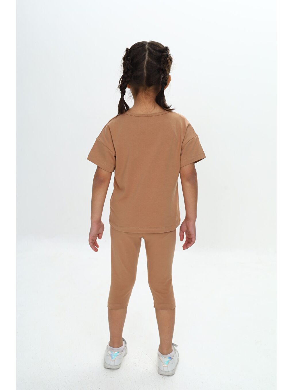 Kahverengi Kız Çocuk Kalpli Fiyonk Baskılı Kaprili Takım-3