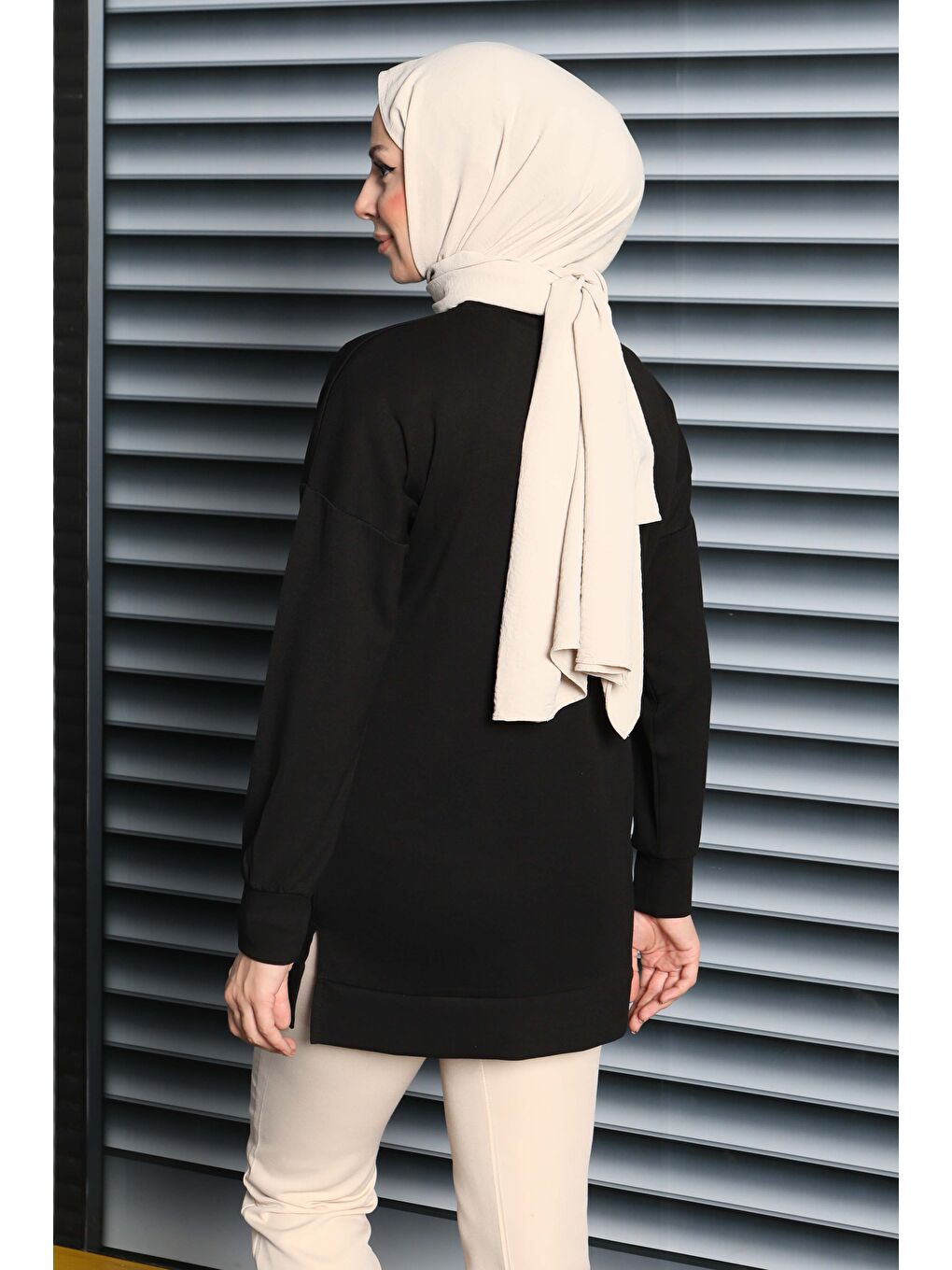 Kalp Taşlı İşlemeli Modal Tunik Siyah - 27875-SIYAH-1