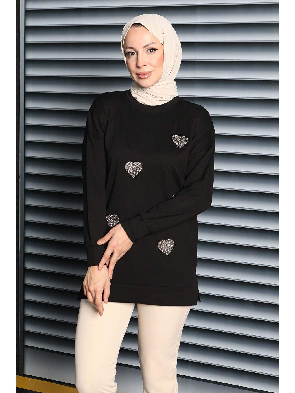 Kalp Taşlı İşlemeli Modal Tunik Siyah - 27875-SIYAH-2
