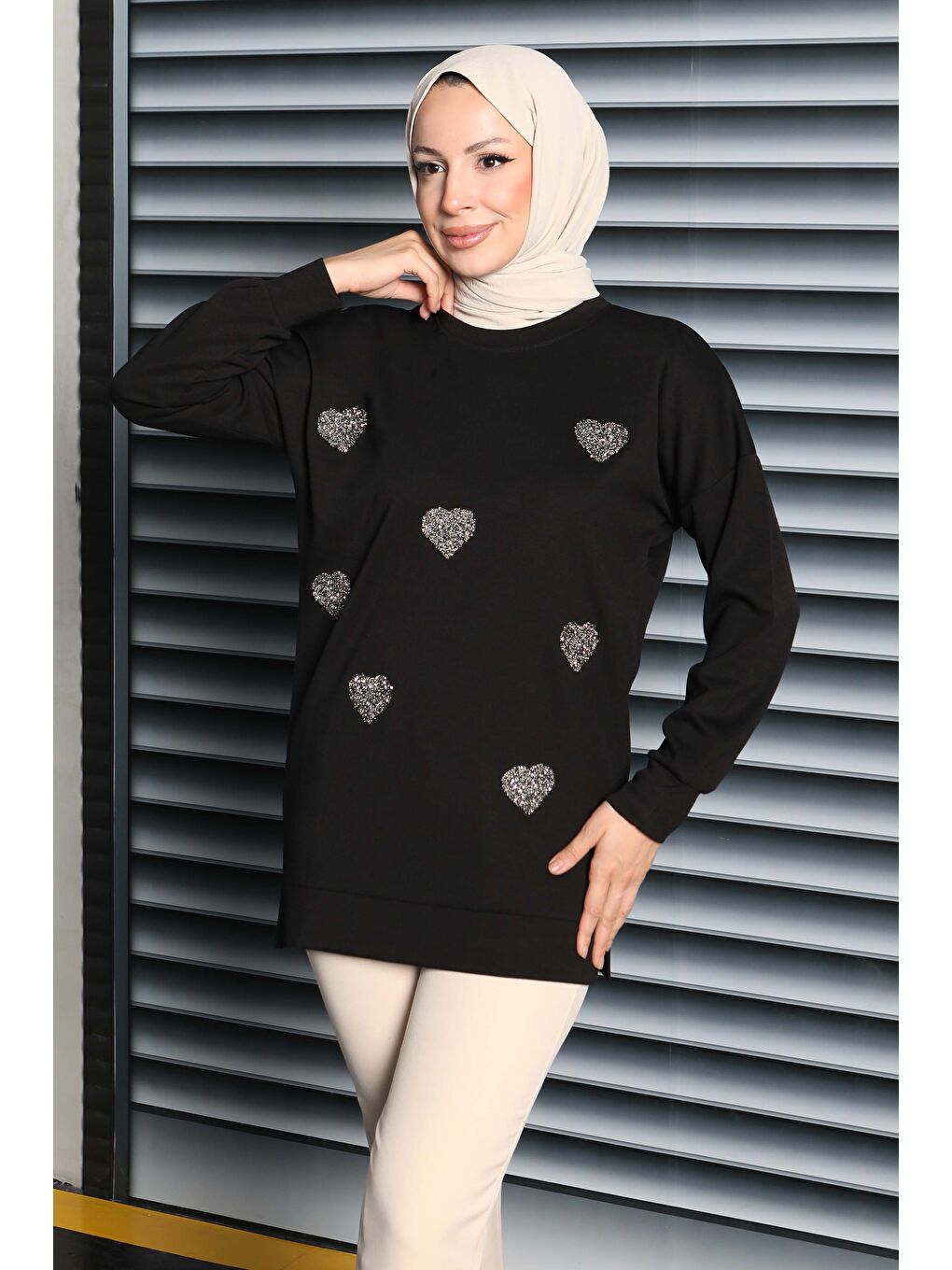 Kalp Taşlı İşlemeli Modal Tunik Siyah - 27875-SIYAH-3