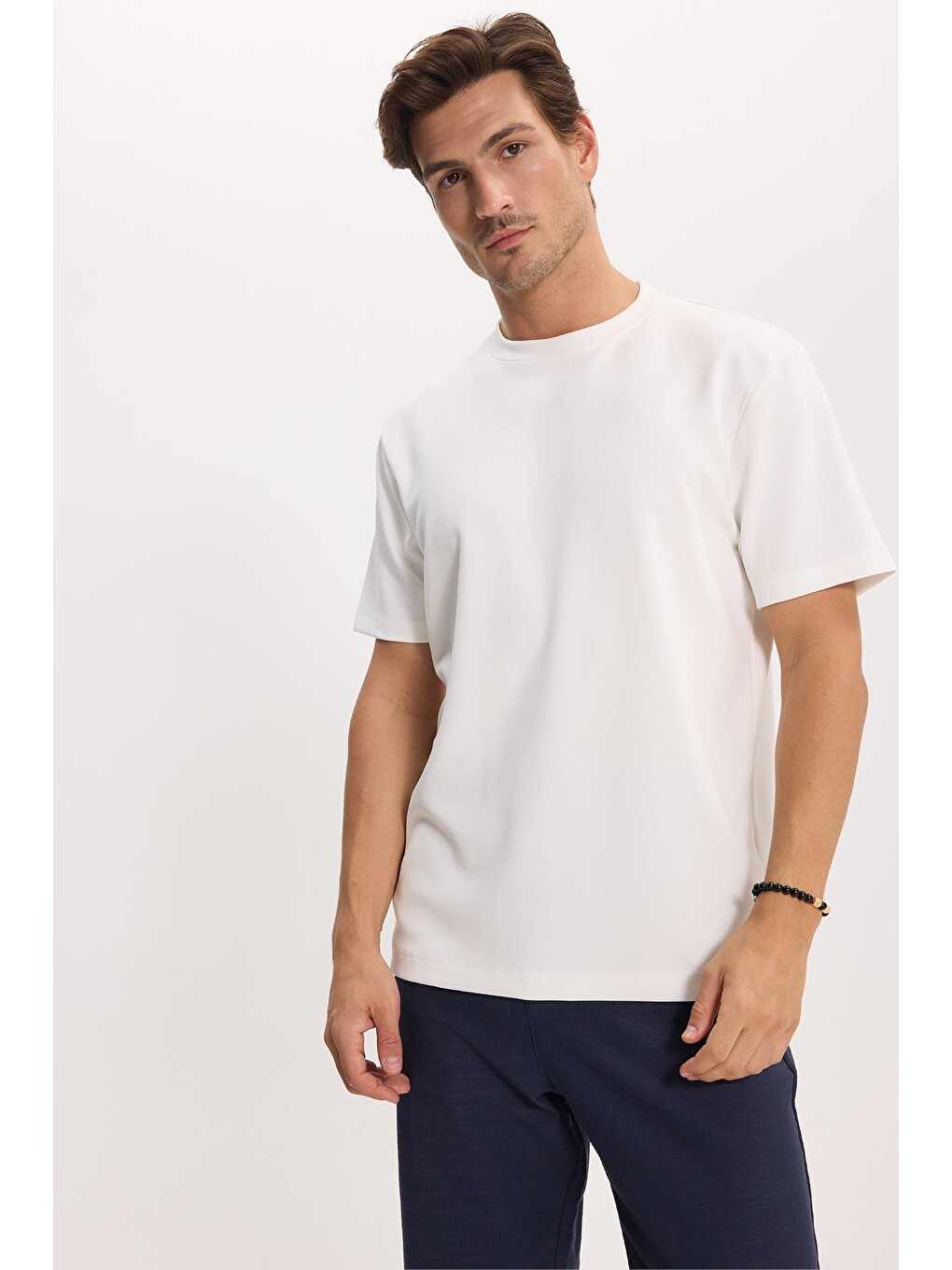 Erkek Regular Fit Rahat Kesim Ekstra Soft Modal Kumaş Bisiklet Yaka Kısa Kollu Beyaz Tişört-2
