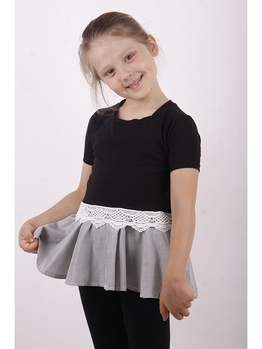 Siyah Kız Çocuk Dantel Detaylı Garnili Elbise