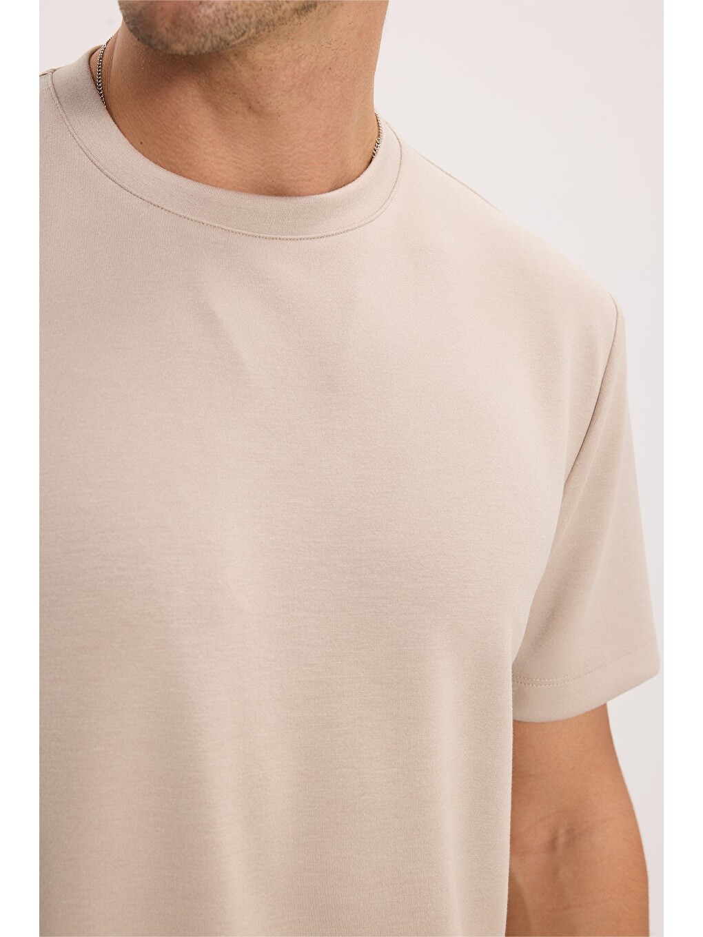 Erkek Regular Fit Rahat Kesim Ekstra Soft Modal Kumaş Bisiklet Yaka Kısa Kollu Bej Tişört-3