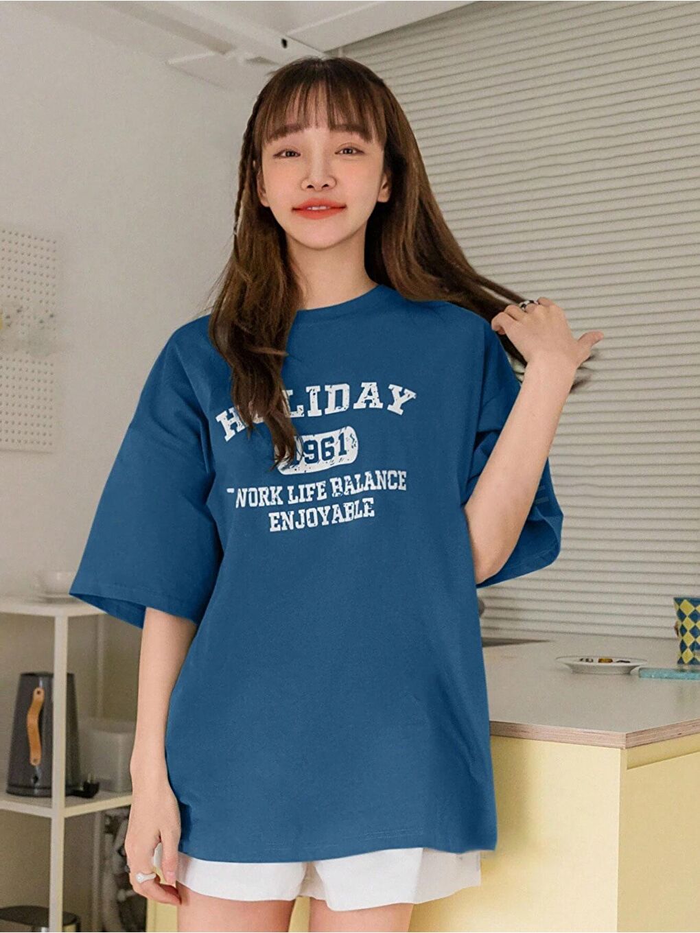 Trendseninle Mavi Kadın Turkuaz Mavisi Holiday 1961 Baskılı Oversize T-shirt - 1