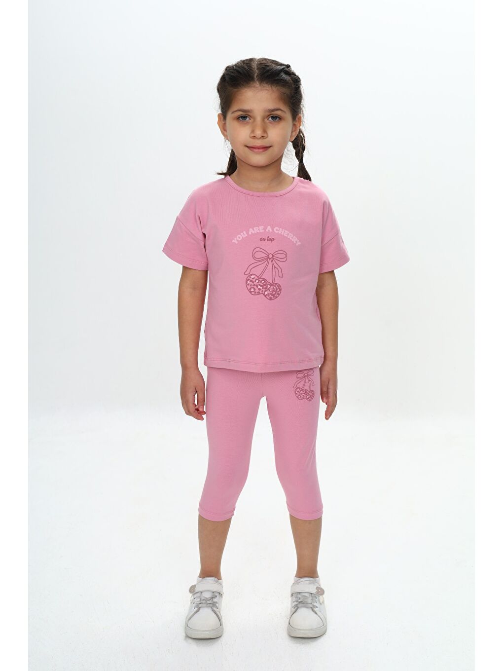 Pembe Kız Çocuk Kalpli Fiyonk Baskılı Kaprili Takım