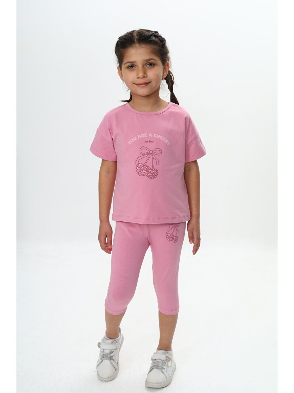 Pembe Kız Çocuk Kalpli Fiyonk Baskılı Kaprili Takım-1