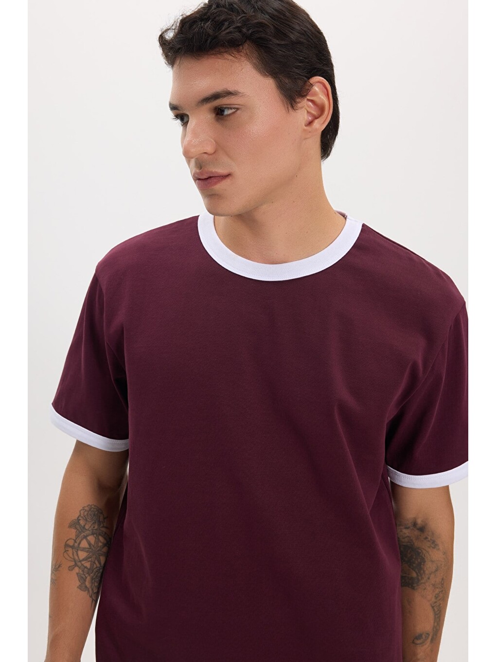 Erkek Regular Fit Klasik Kesim %100 Pamuk Kısa Kollu Bisiklet Yaka Bordo Tişört-2