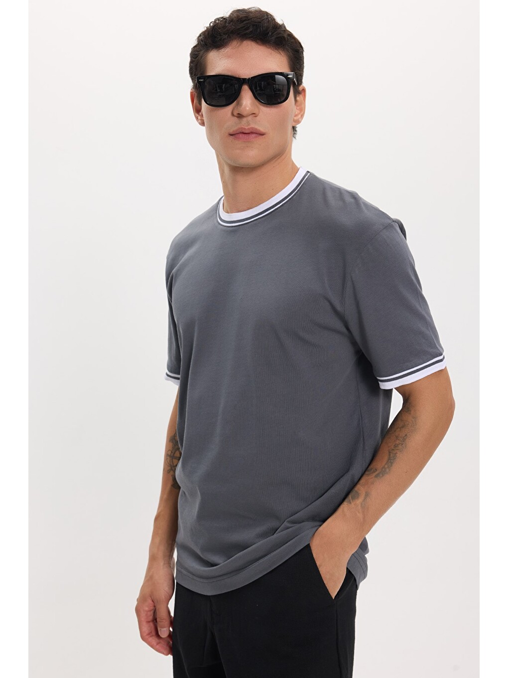Erkek Regular Fit Rahat Kesim Bisiklet Yaka %100 Pamuk Gri Tişört-4