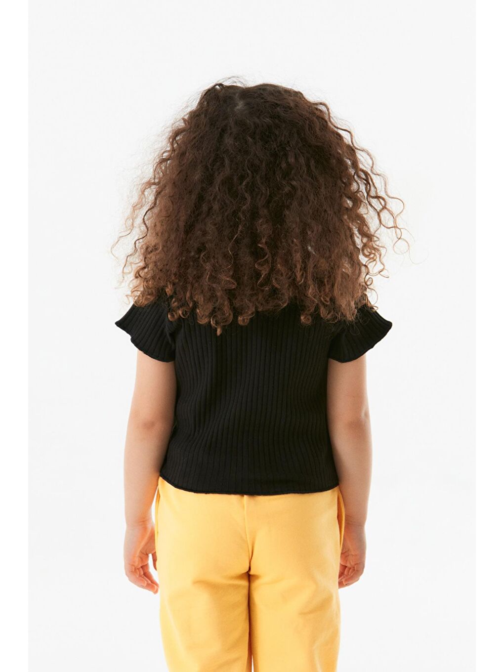 Siyah Kabartma Baskılı Bisiklet Yaka Kız Çocuk Tişört-4