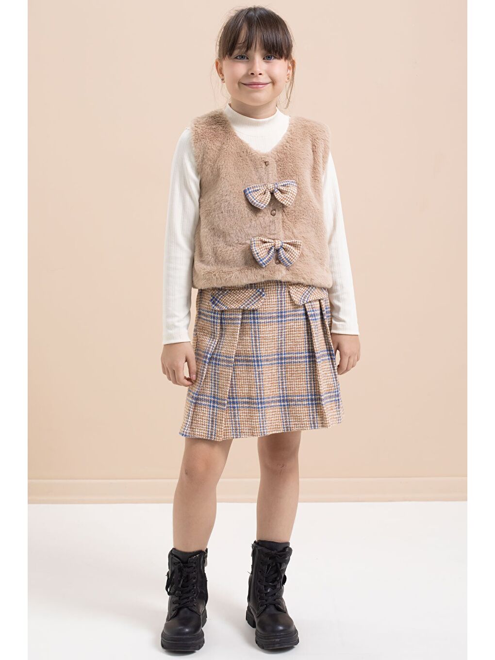 Kahverengi Kız Çocuk Pelüş Yelekli Ekose Desenli Şort Etekli 3lü Takım 21526-2