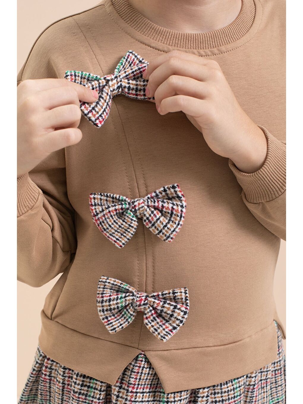 Kahverengi Kız Çocuk Fiyonk Detaylı Ekose Etekli Elbise 21534-2