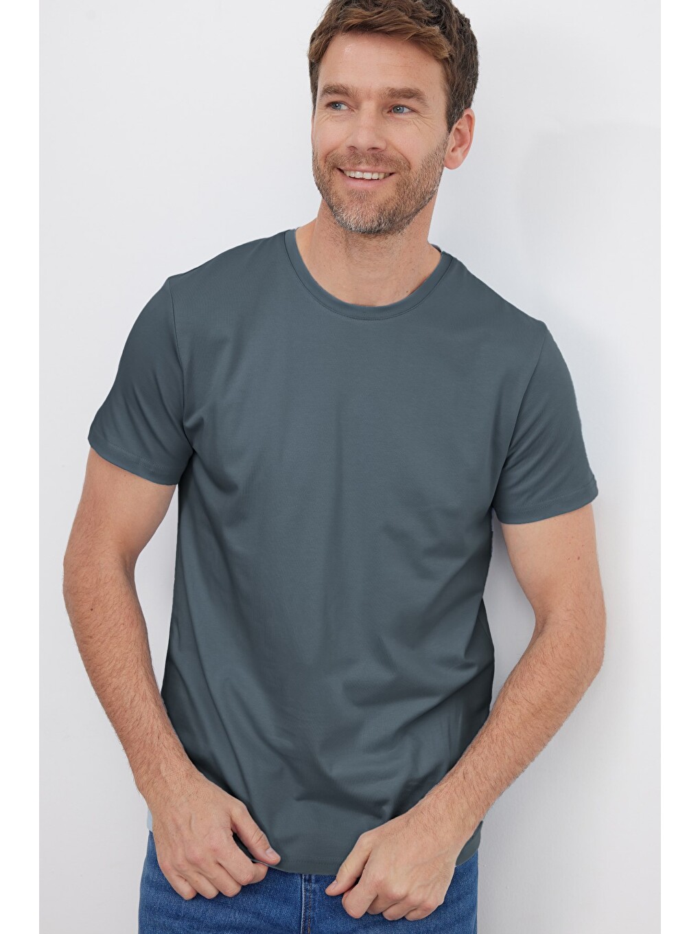 Erkek Slim Fit Dar Kesim Pamuklu Yumuşak Doku Esnek Kumaş Basic Gri Bisiklet Yaka Tişört