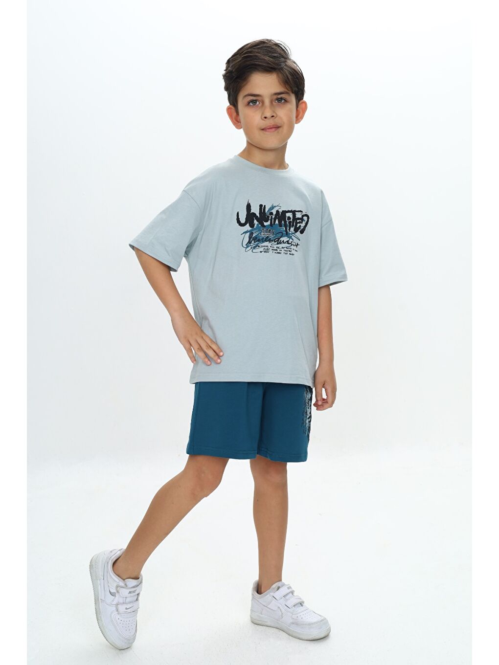 Gri Erkek Çocuk Unlimited Yazı Baskılı Şortlu Takım-2