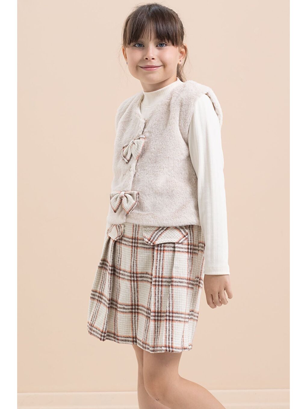 Bej Kız Çocuk Pelüş Yelekli Ekose Desenli Şort Etekli 3lü Takım 21527-4