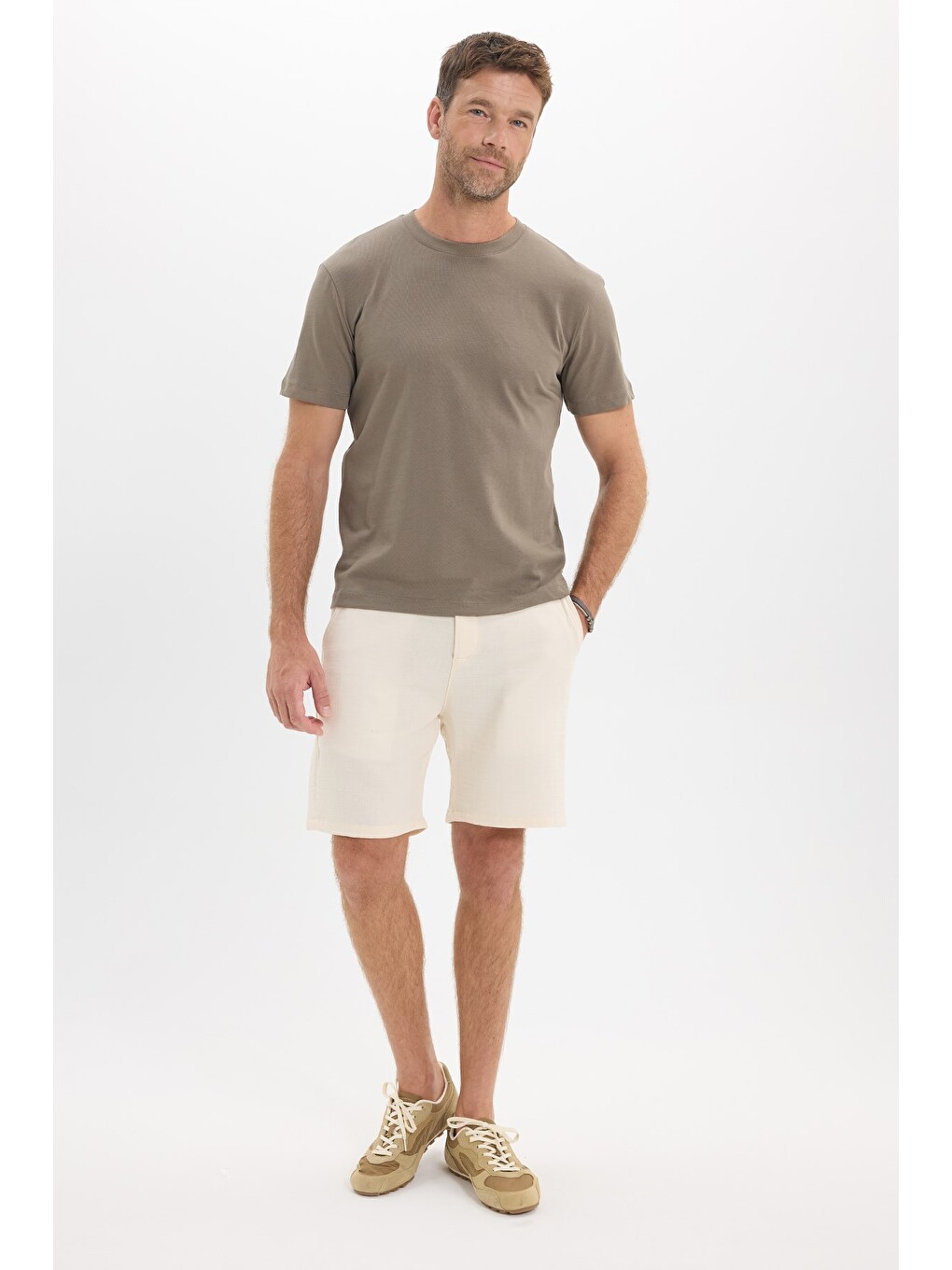Bej Unisex Regular Fit Rahat Kesim %100 Pamuk Bisiklet Yaka Taş Tişört-1