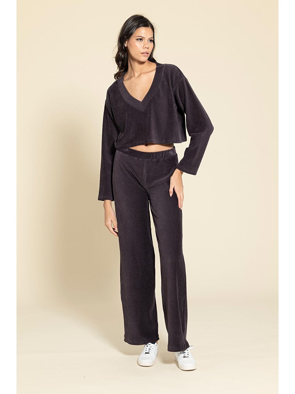 Antrasit Kadife Kumaş V Yaka Crop Jogger Takım-2