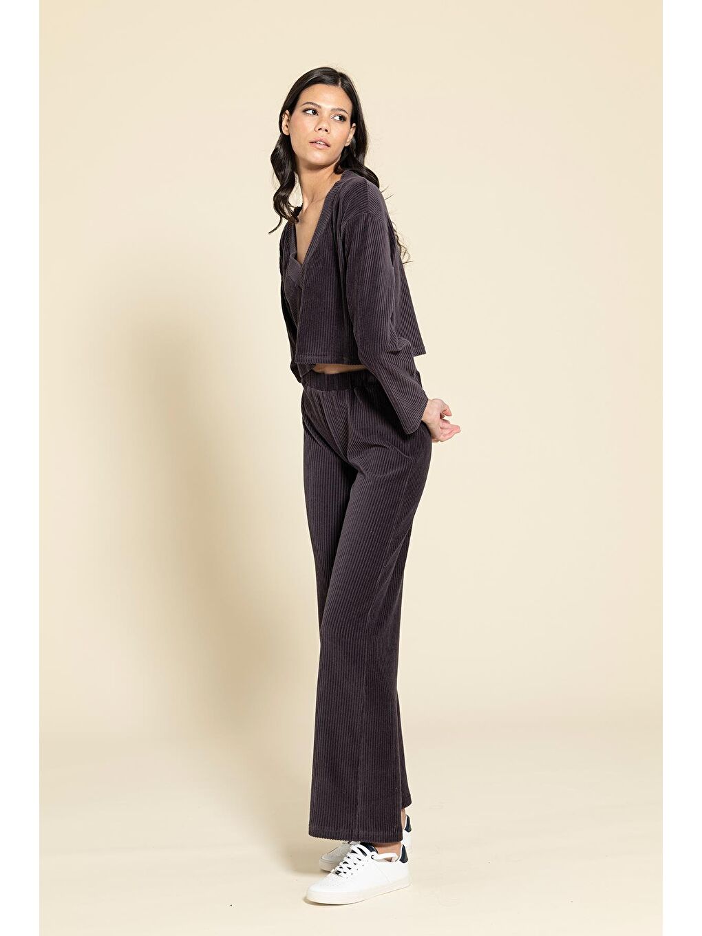 Antrasit Kadife Kumaş V Yaka Crop Jogger Takım-3