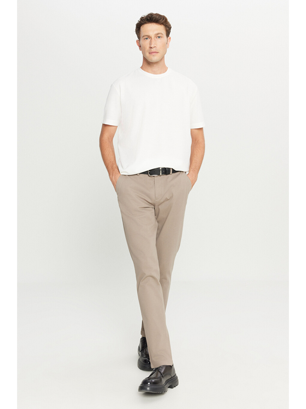 Erkek Bej Pamuklu Slim Fit Dar Kesim Yan Cep Armürlü Esnek Casual Pantolon-1