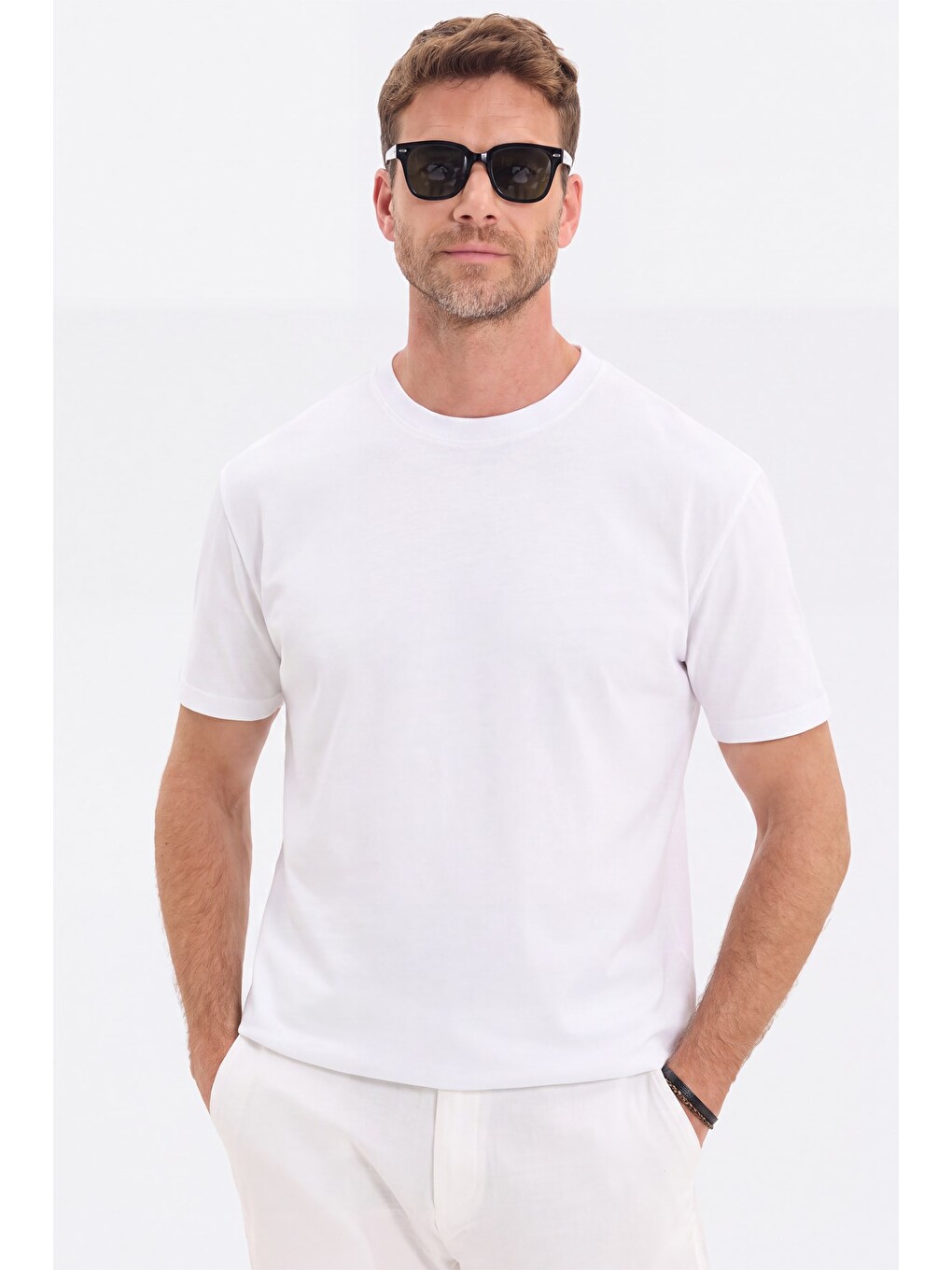 Erkek Loose Fit Rahat Kesim %100 Pamuk Kısa Kollu Beyaz Bisiklet Yaka Tişört