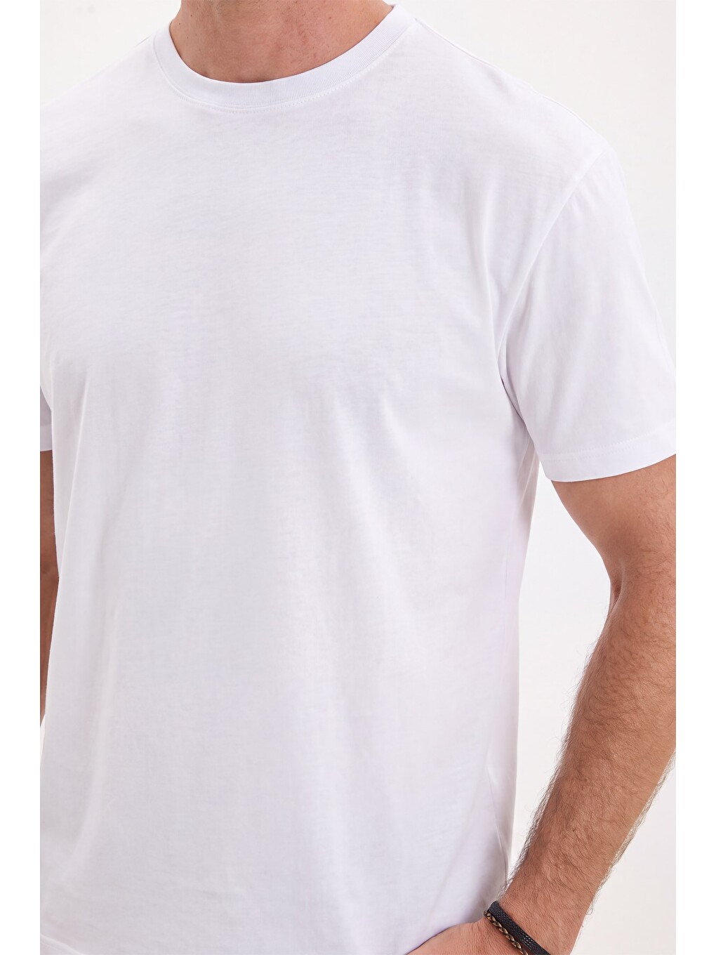 Erkek Loose Fit Rahat Kesim %100 Pamuk Kısa Kollu Beyaz Bisiklet Yaka Tişört-4