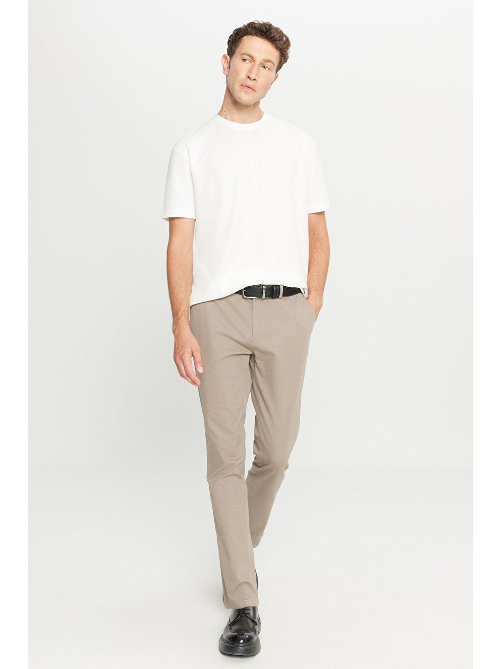 Erkek Bej Pamuklu Slim Fit Dar Kesim Yan Cep Armürlü Esnek Casual Pantolon-2