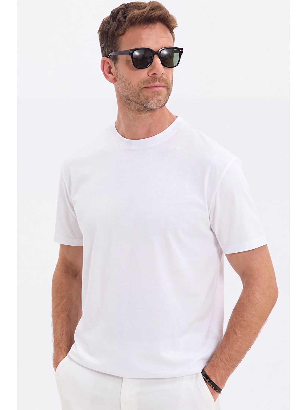 Erkek Loose Fit Rahat Kesim %100 Pamuk Kısa Kollu Beyaz Bisiklet Yaka Tişört-6